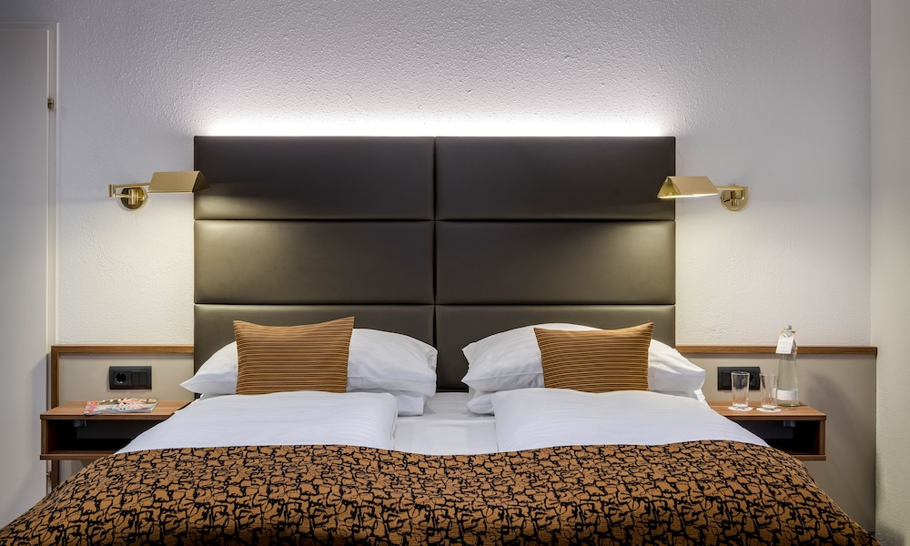 Deluxe, King Bed