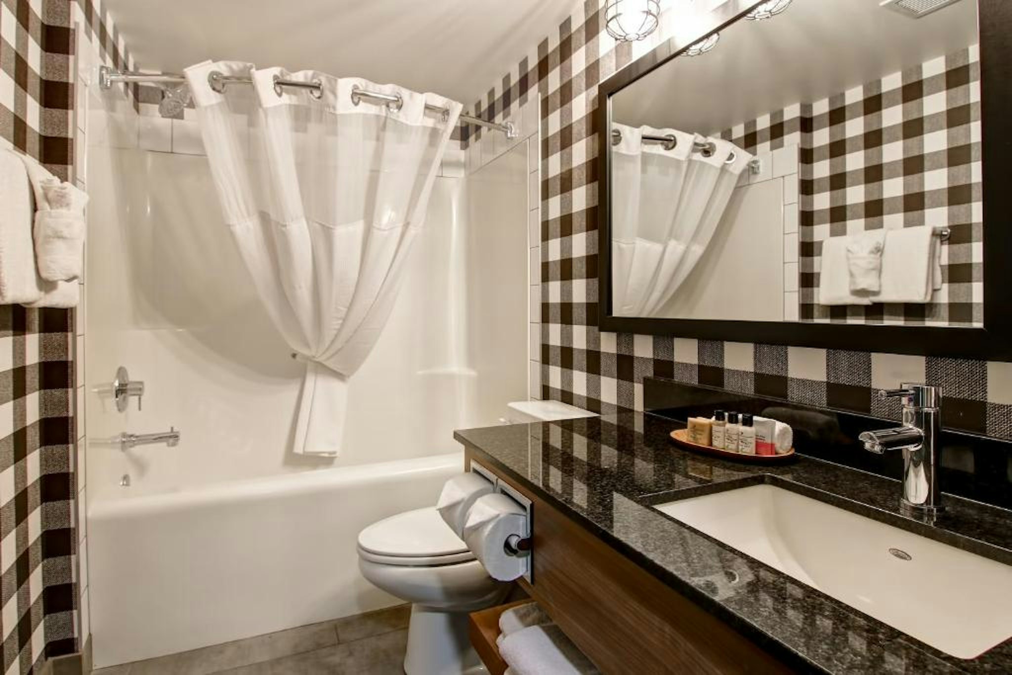Canalta Lodge Banff 24/24