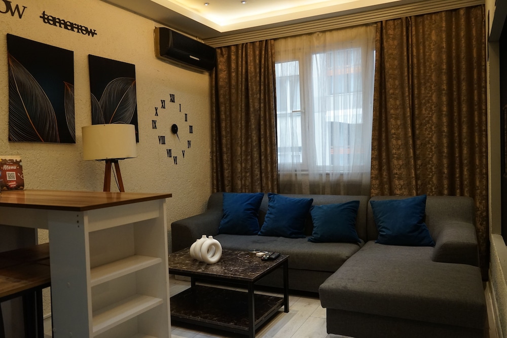 Nova Park Hotel and Suite 34/50