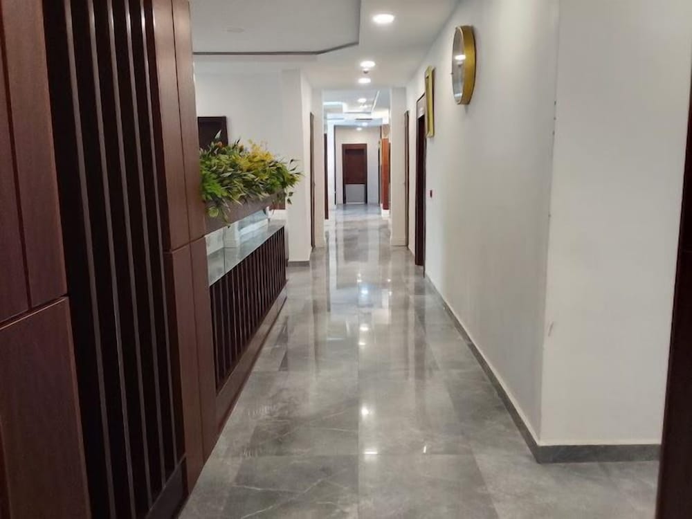 Grand Hyatt Hotels 5/50