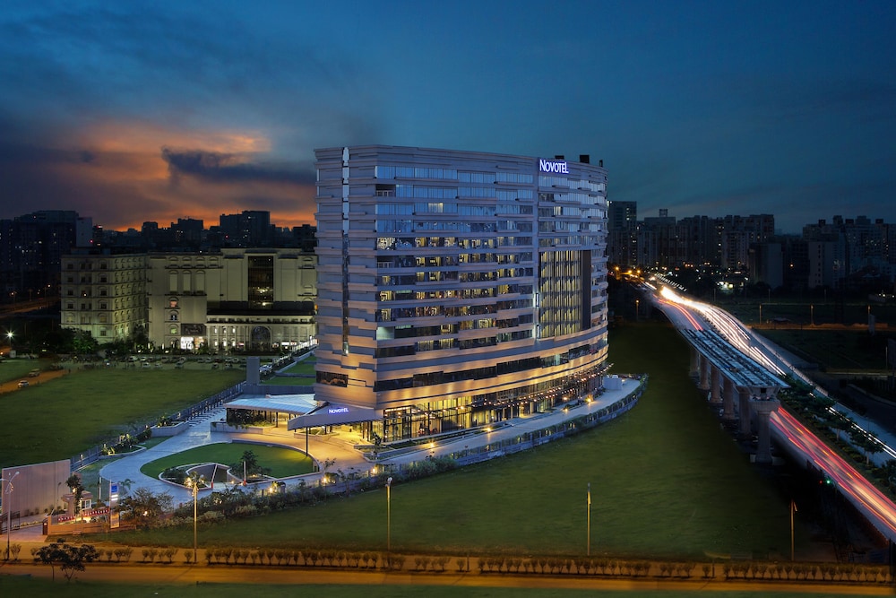 NOVOTEL KOLKATA HOTEL AND RESIDENCES 2/74