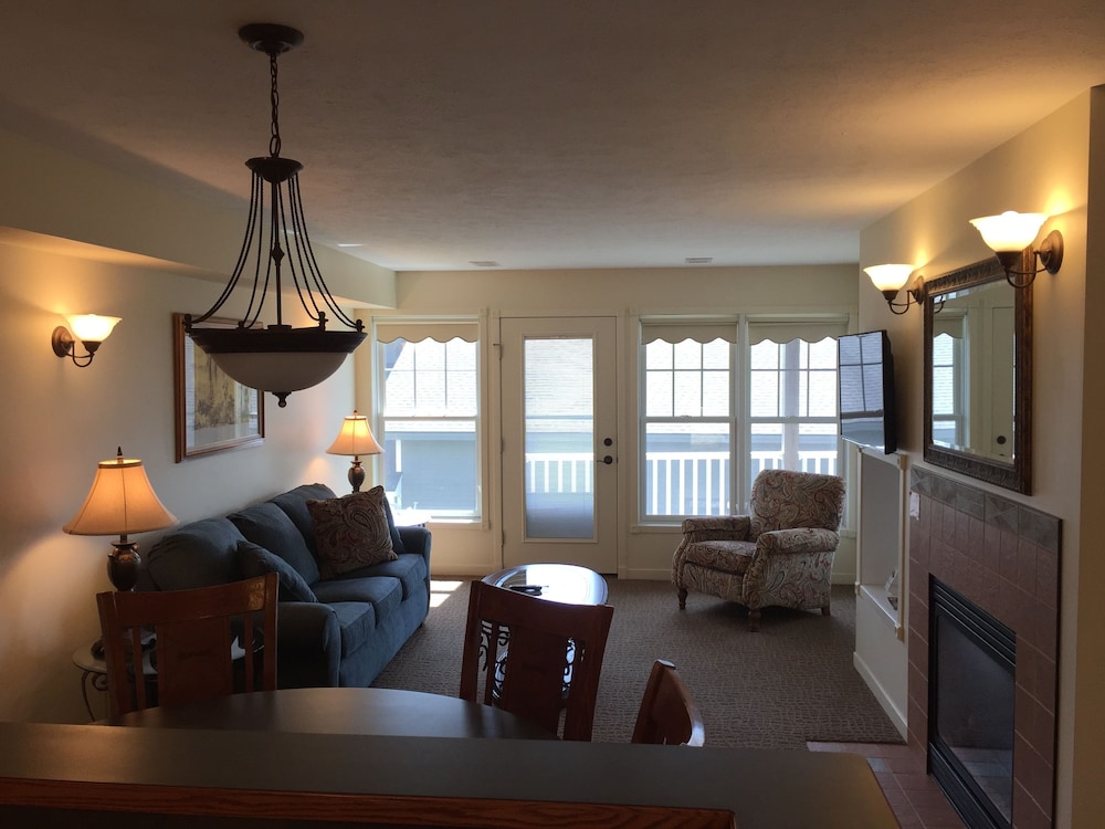 Harbor Lights Resort 17/26