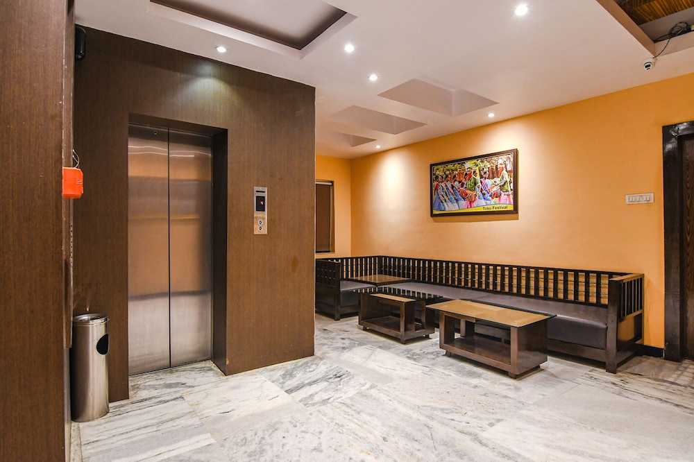 OYO Premium Hinoo Ranchi 45/53