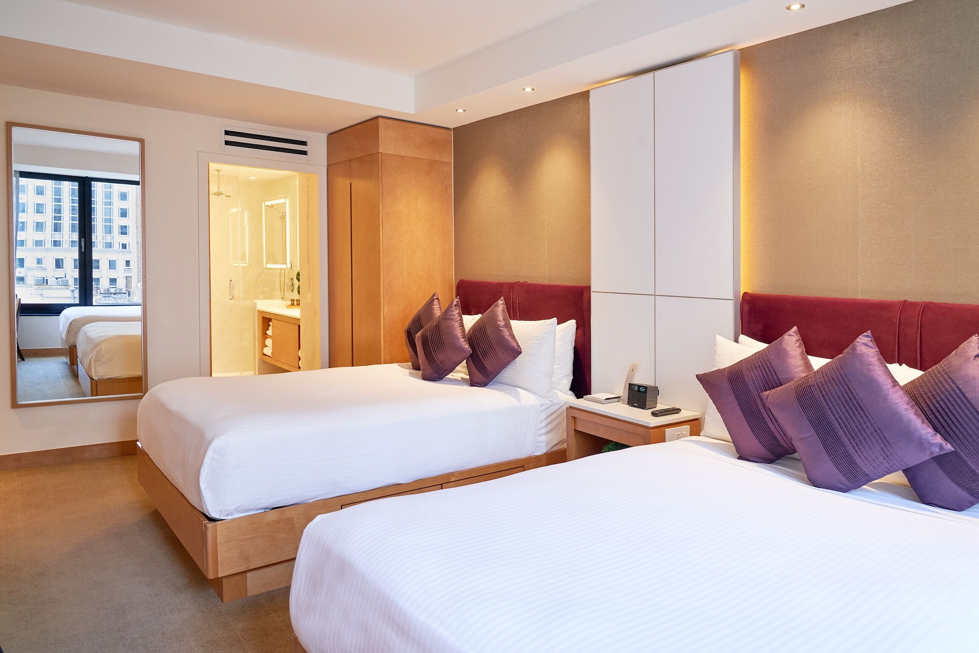 PREMIER, 2 DOUBLE BEDS, ACCESSIBLE