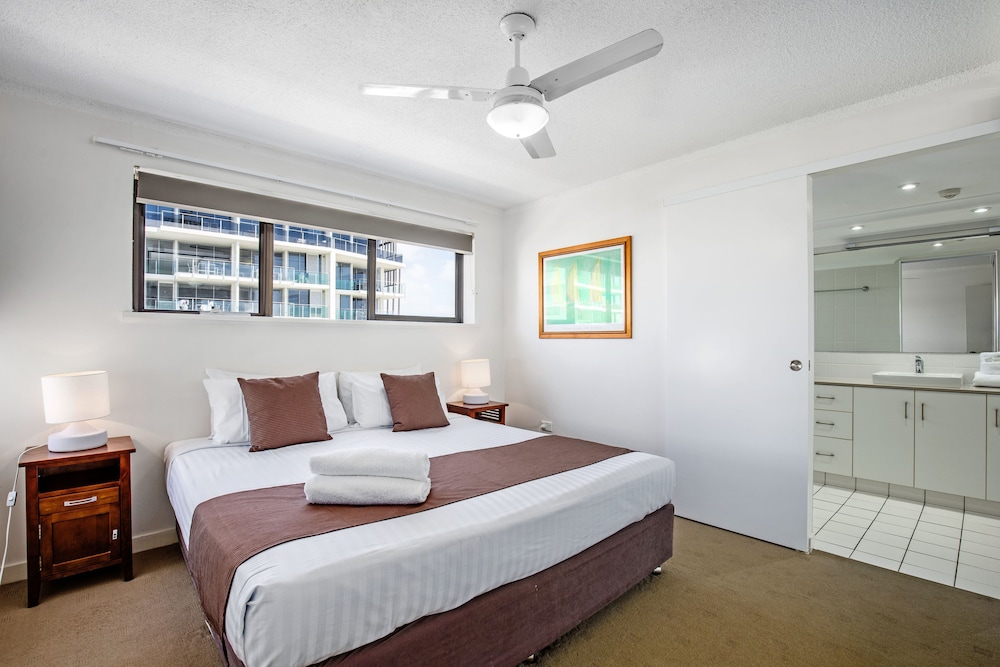 WINDWARD APARTMENTS 11/81