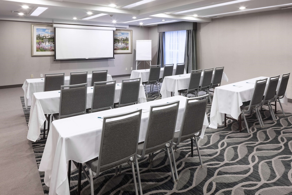 Homewood Suites by Hilton Tukwila 39/43