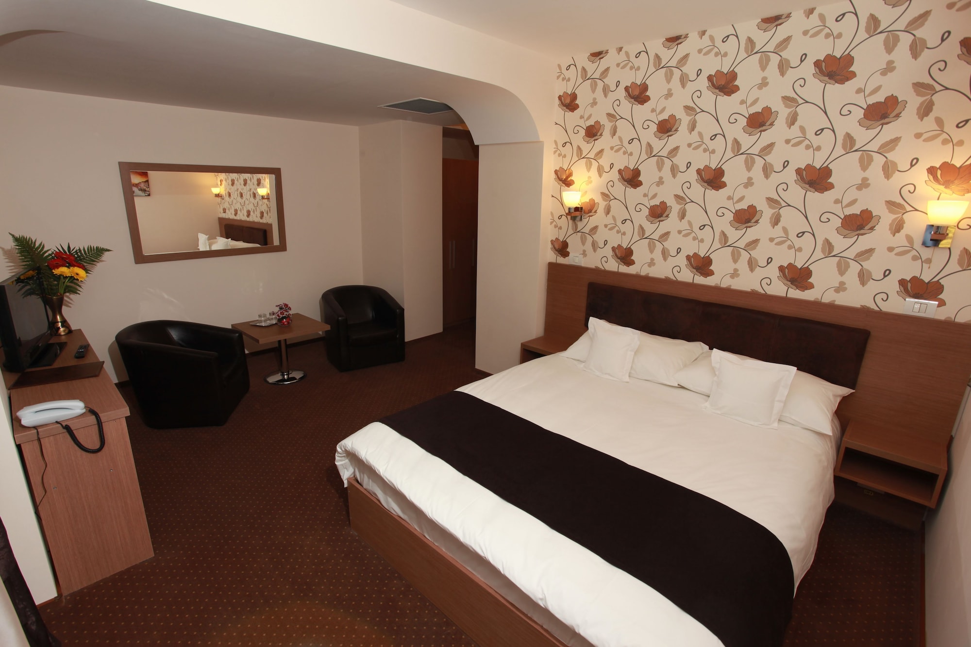 SUPERIOR, KING BED
