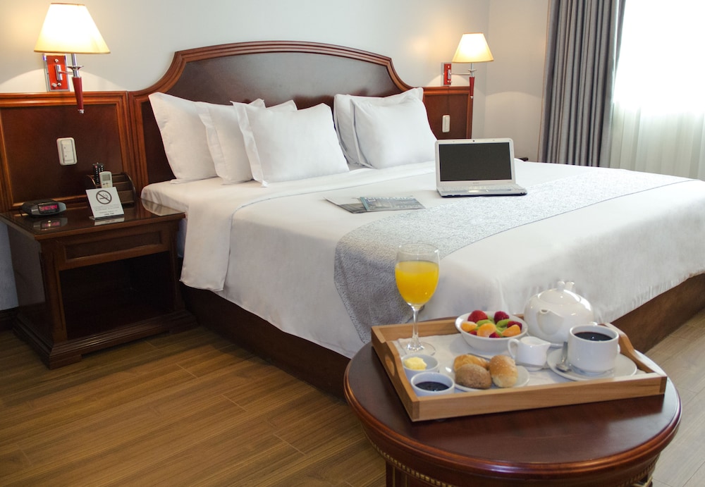Kingdom Hotel Lima 40/50