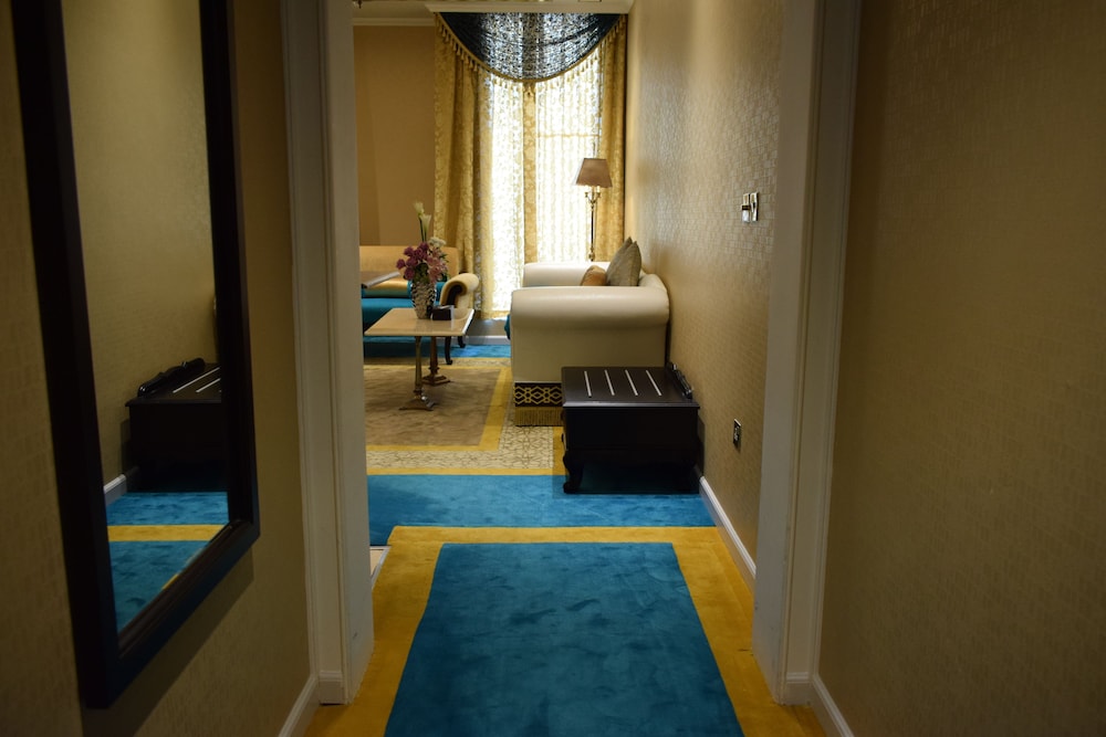 Saraya Corniche Hotel 43/83