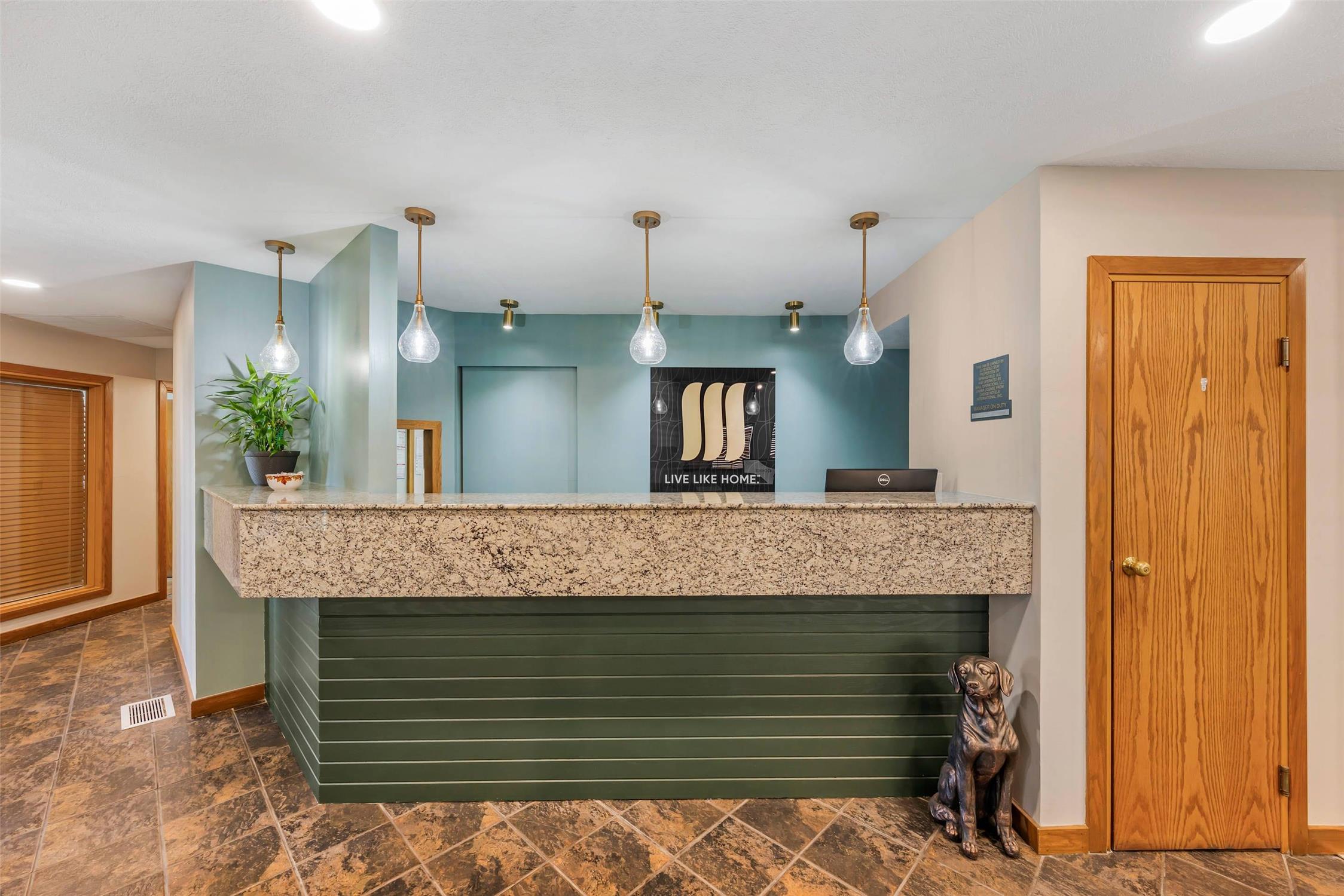 MainStay Suites Springfield South - Battlefield Rd 1/16