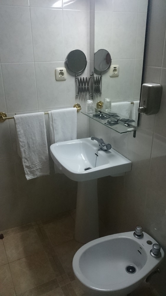 ECONOMY, DOUBLE BED