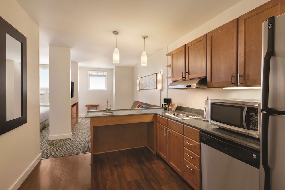 Hyatt House Denver Airport 16/49