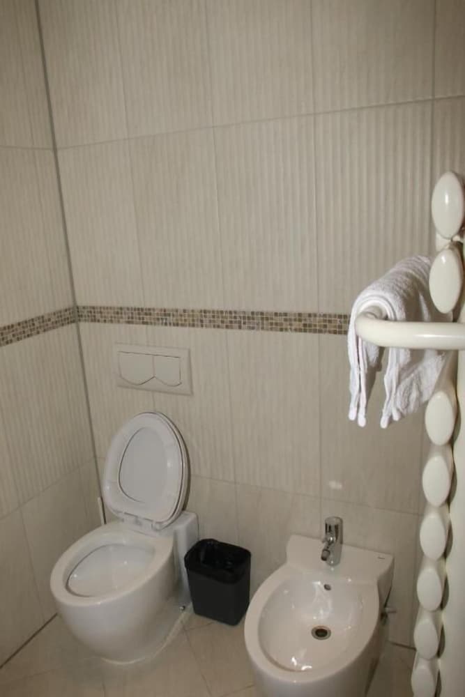 Urgoo Boutique Hotel 48/49
