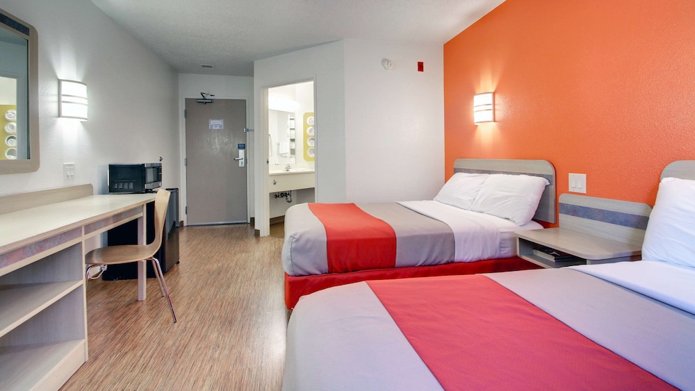 Motel6 Springfield, IL 27/50