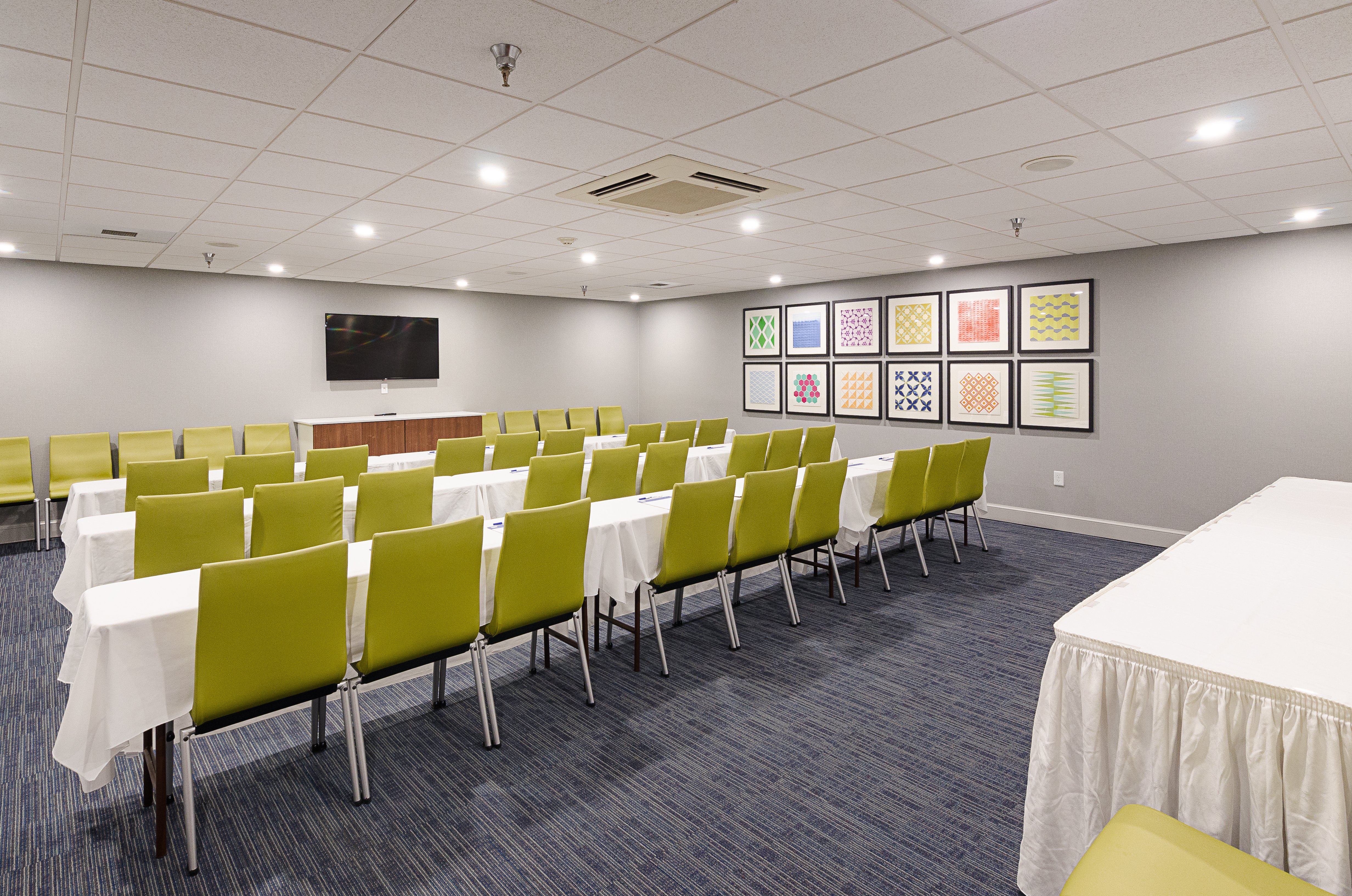 Holiday Inn Express Lexington 45/56