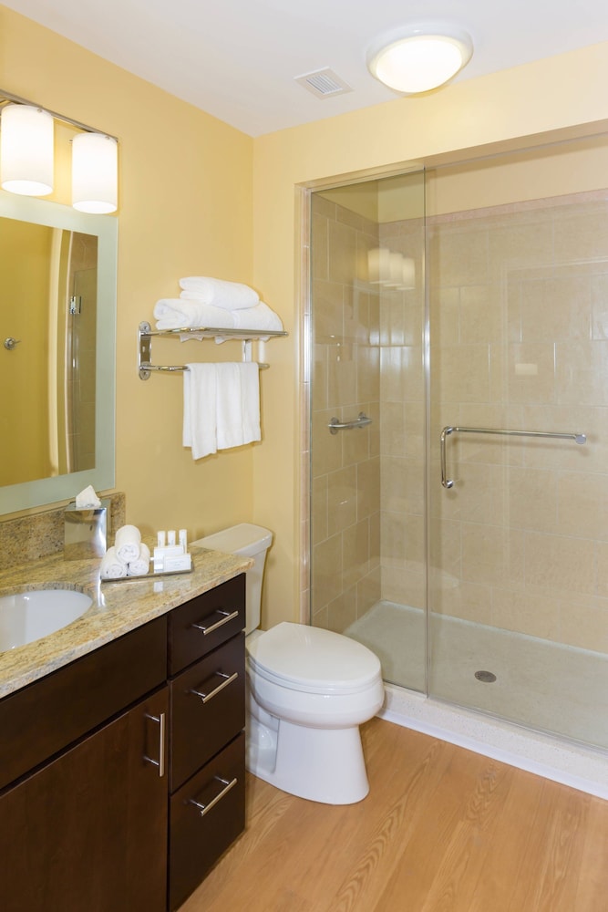 TOWNEPLACE SUITES BUFFALO AIRPORT 46/50