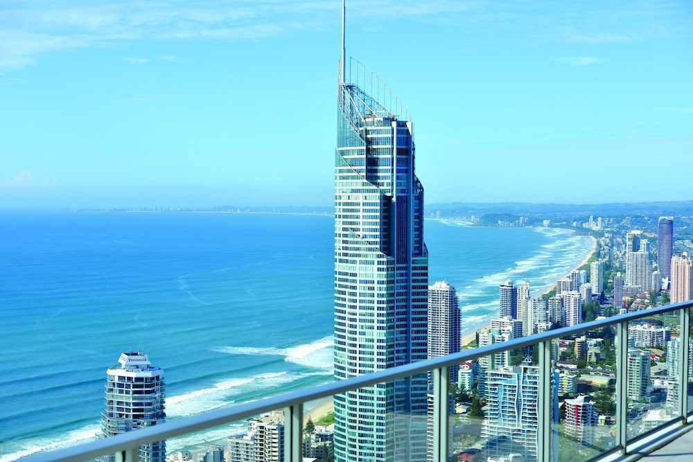 Mantra Circle on Cavill Surfers Paradise 47/50