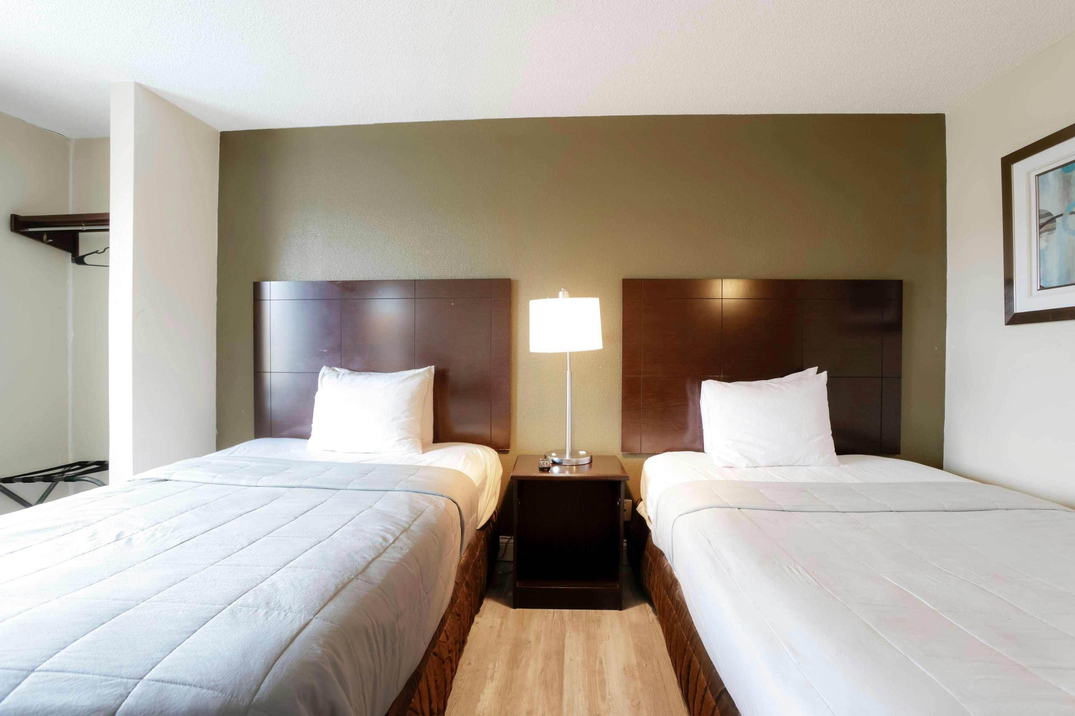 Copley Inn & Suites By OYO Akron OH 22/74