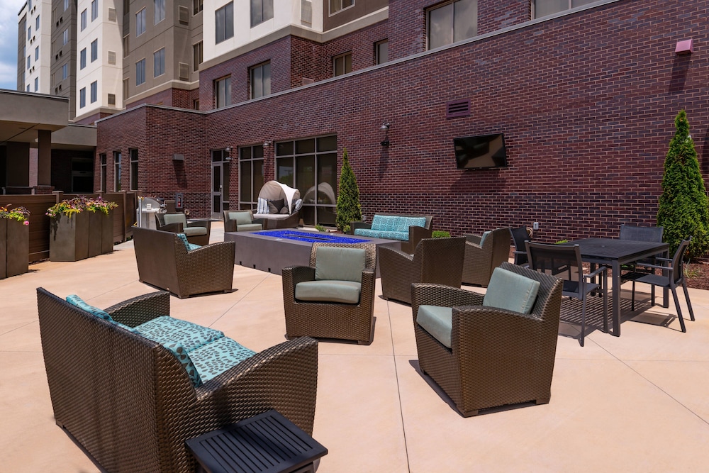 Courtyard Charlotte Northlake 40/49