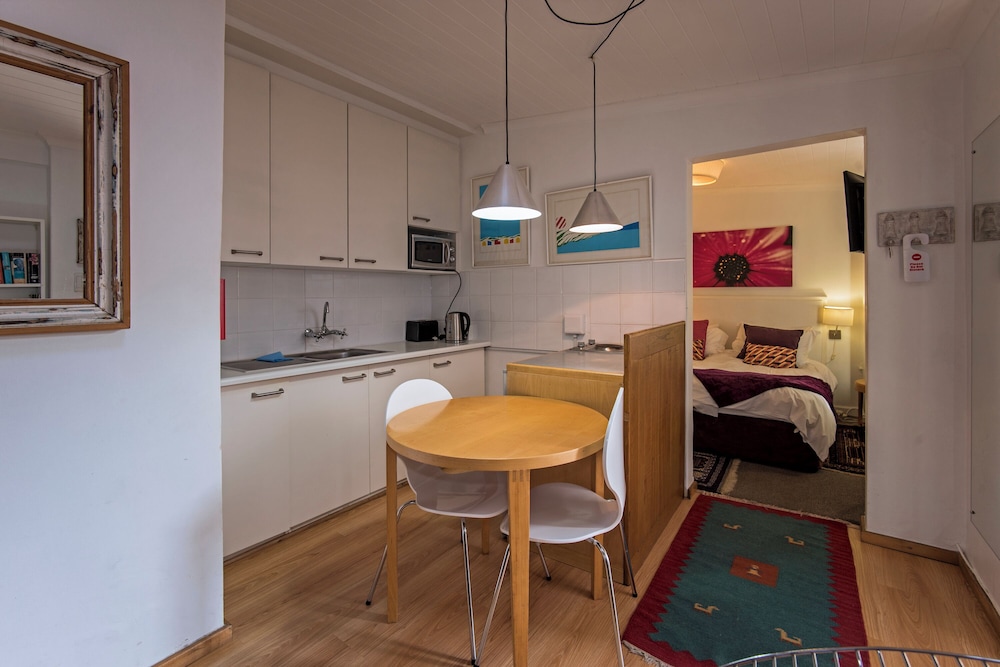 Barry Hall Apartments 38/50
