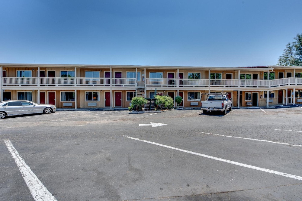 Angels Inn 21/28
