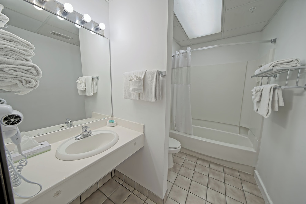 All Seasons Suites 52/54
