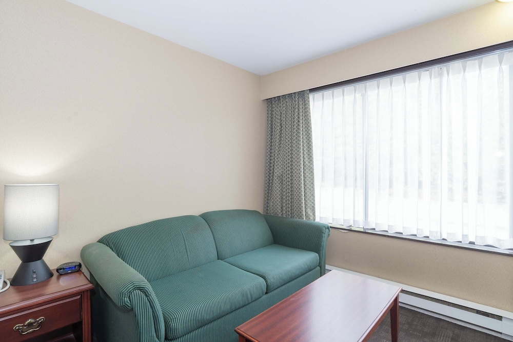Sandman Hotel Castlegar 32/50