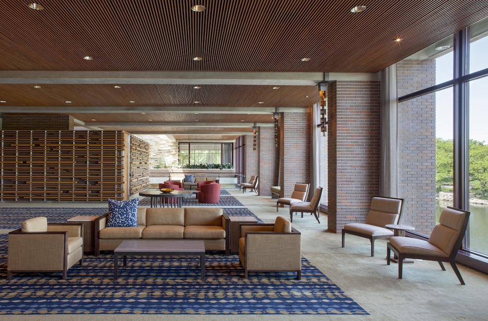 Hyatt Lodge Oak Brook Chicago 48/71