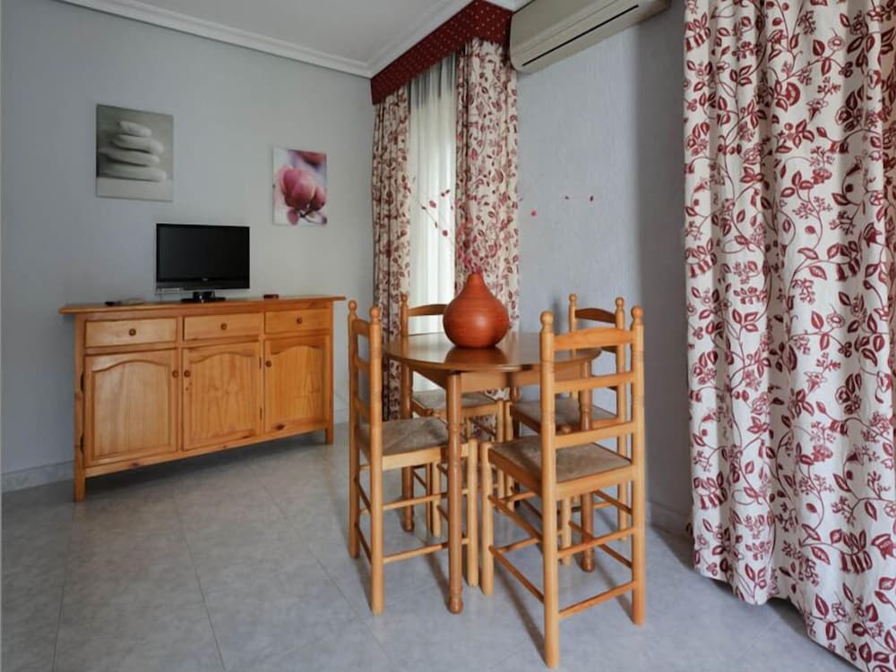 Hostal Alba 25/50