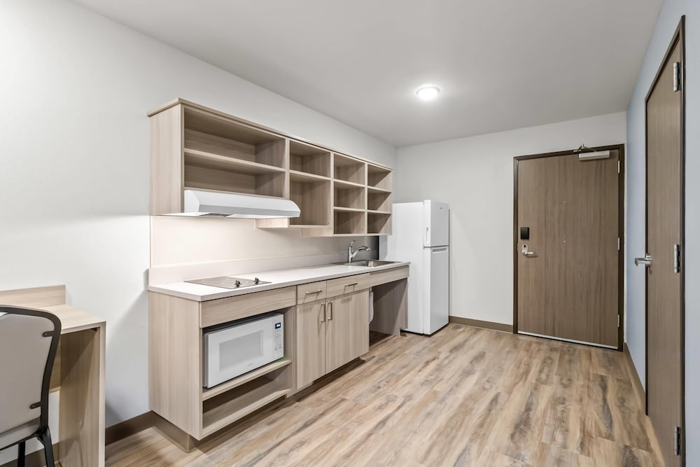 WoodSpring Suites Washington Meadowlands PA 21/45