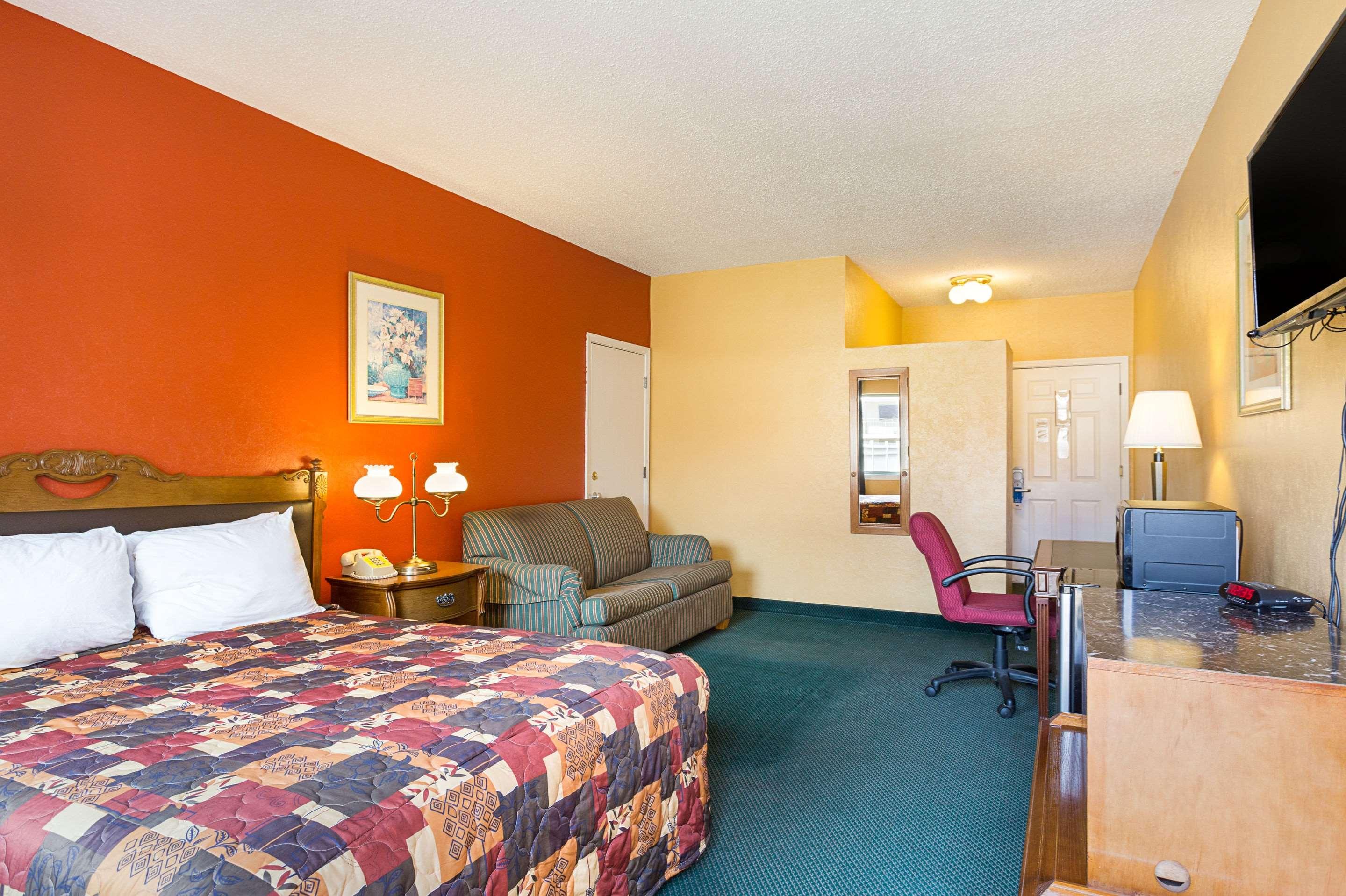 Suite, Queen Bed