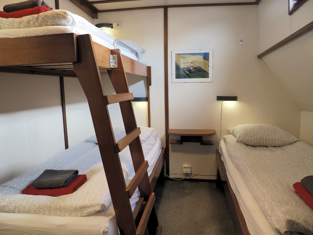 Hotelschip Sarah 12/36