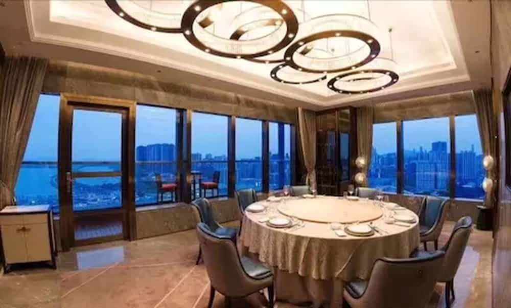 Zhuhai Charming Holiday Hotel 33/40