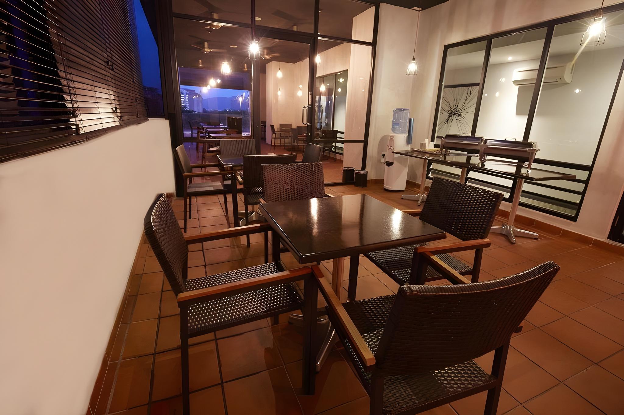 SAKURA BOUTIQUE HOTEL 39/47