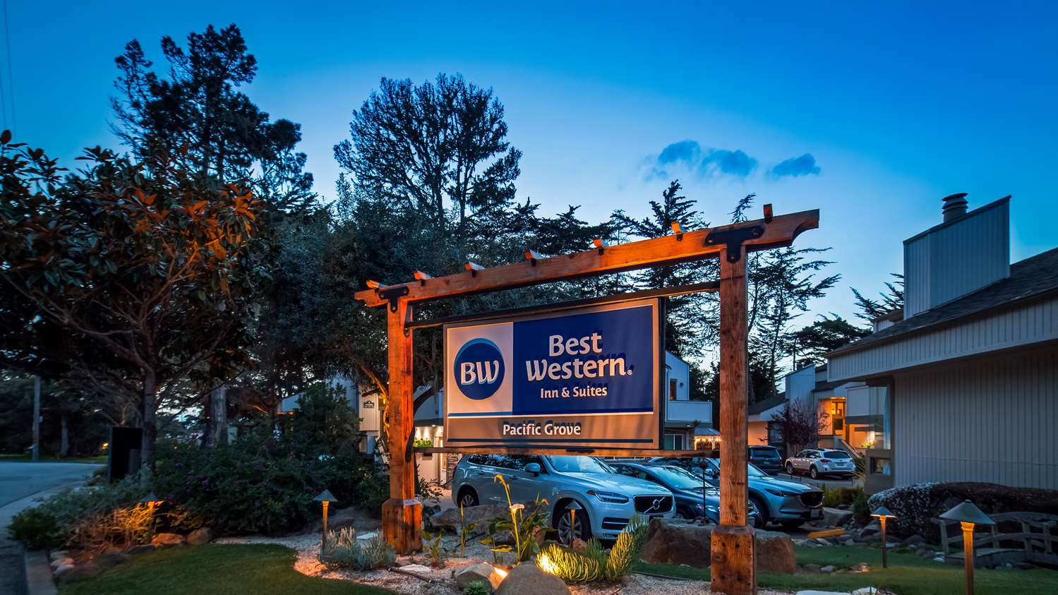 Best Western The Inn & Suites Pacific Grove 1/11