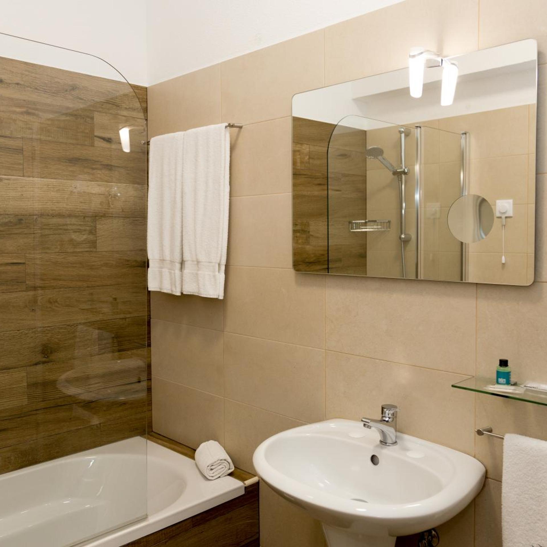 Veleiro Hotel 46/50