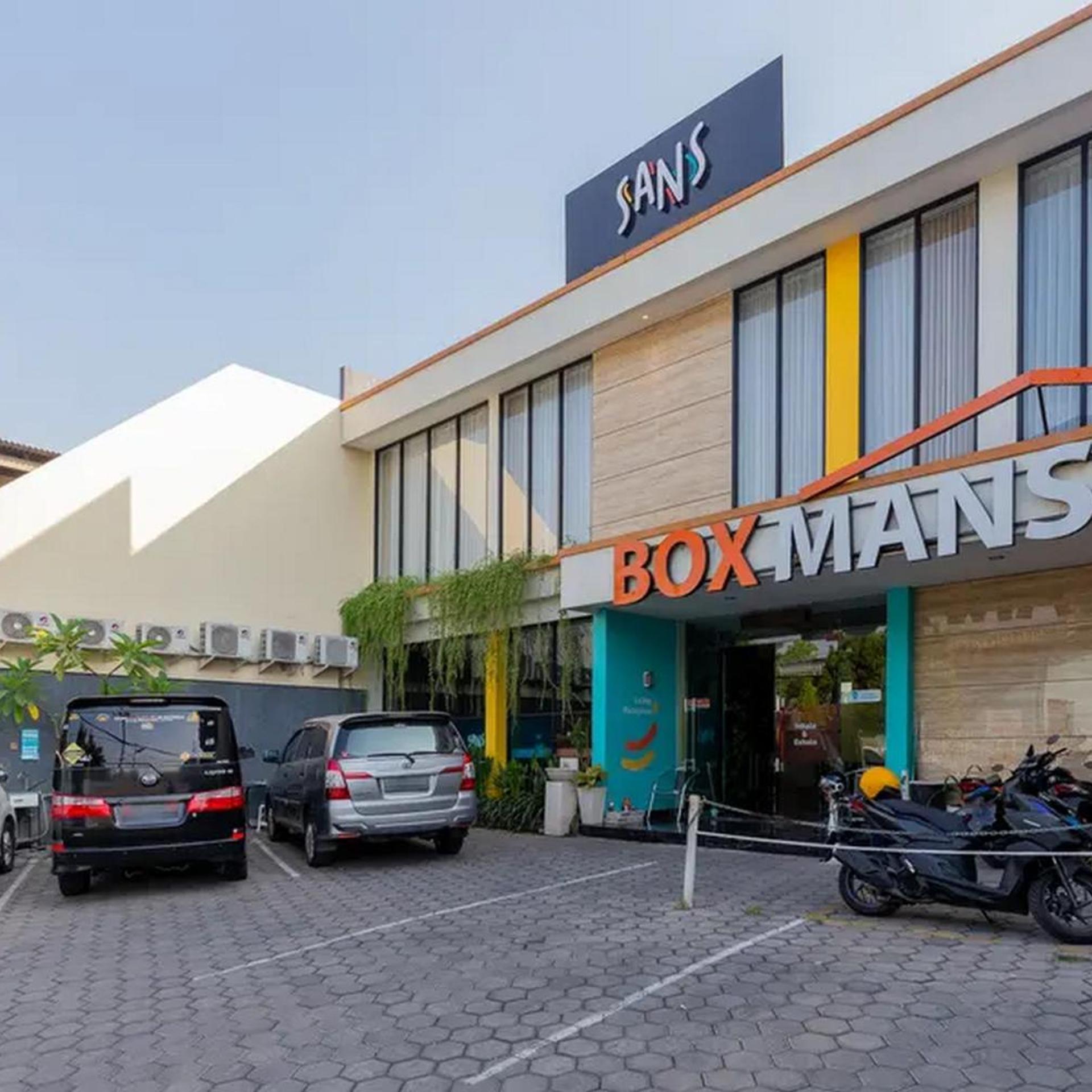 Sans Hotel Box Mansion Surabaya 54/65