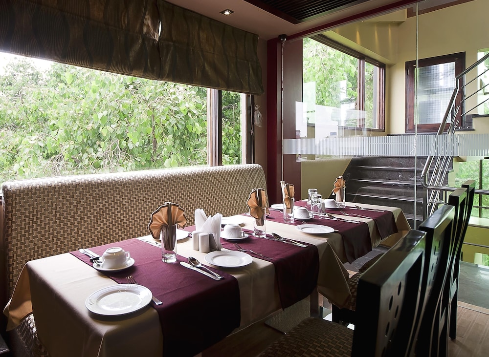 Zo Rooms Assi Ghat Shivala Market 34/49