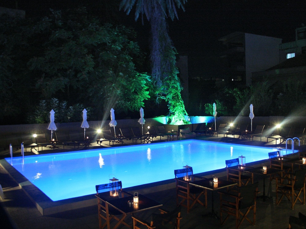Amphitryon City Hotel 64/72