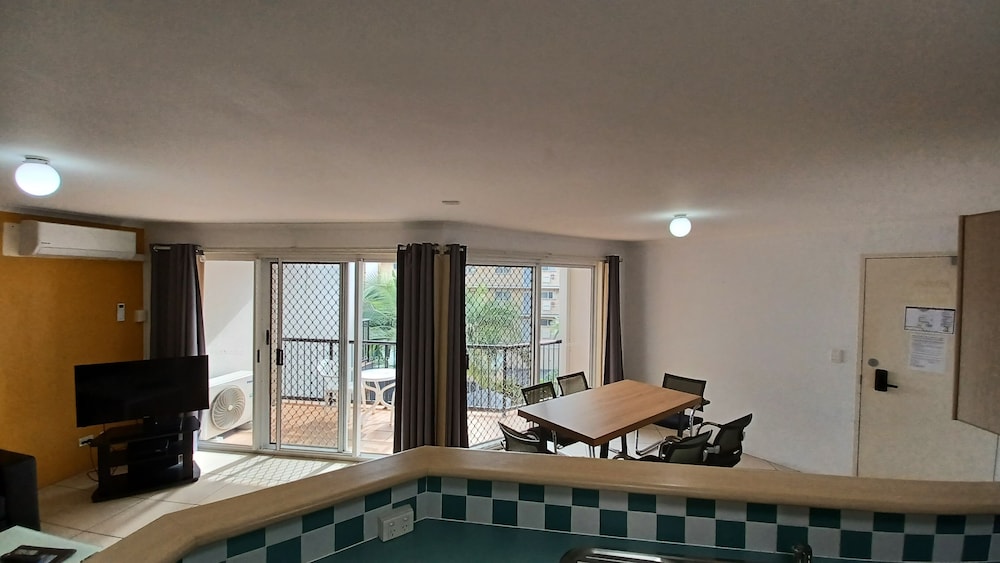 Blue Waters Apartments 42/71