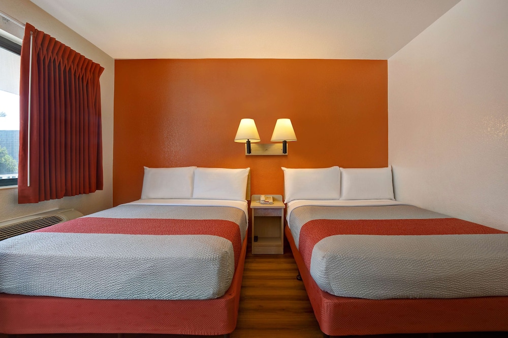 Motel6 Monterey, CA 32/57