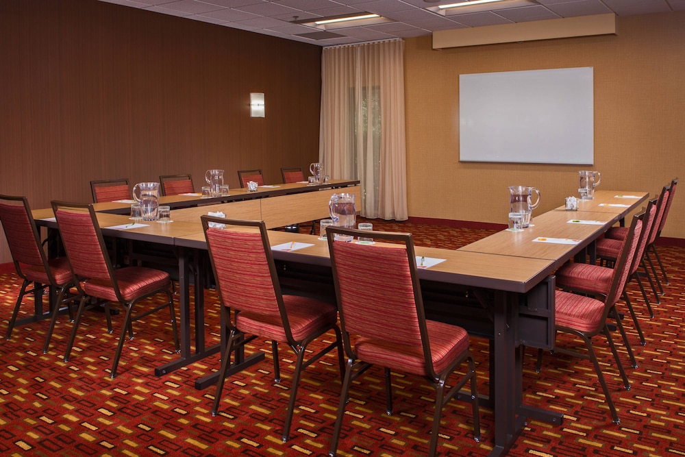 Courtyard by Marriott Williamsburg Busch Gardens Area 56/70