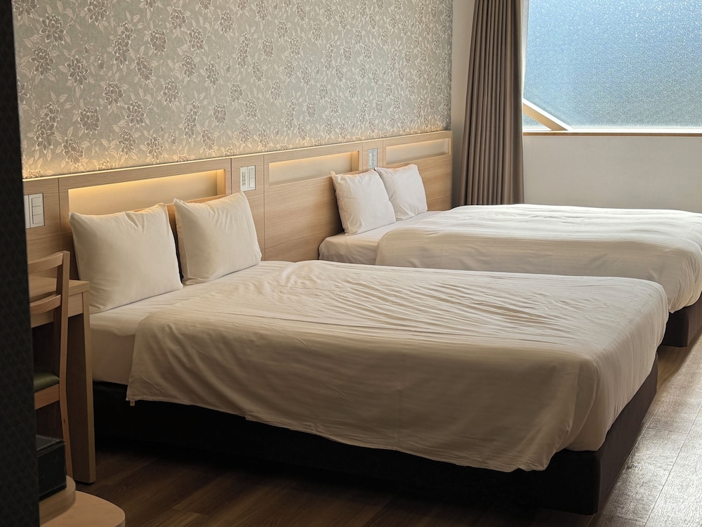 FAMILY, QUADRUPLE, 2 DOUBLE BEDS