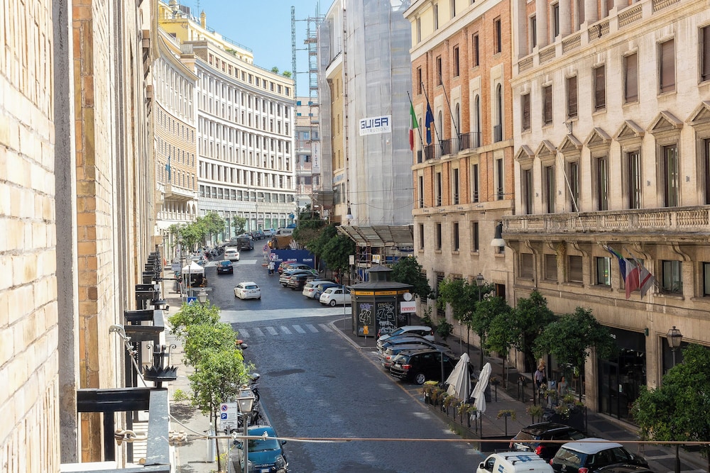 Prestigious Apartment Via Barberini 42/50