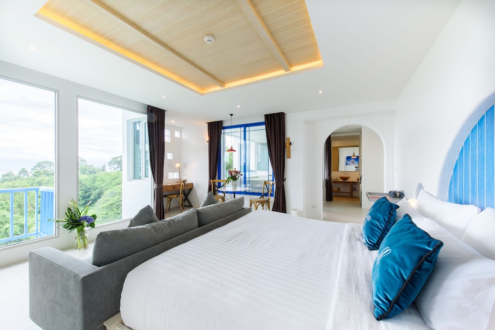 DELUXE, OCEAN VIEW, HOT TUB