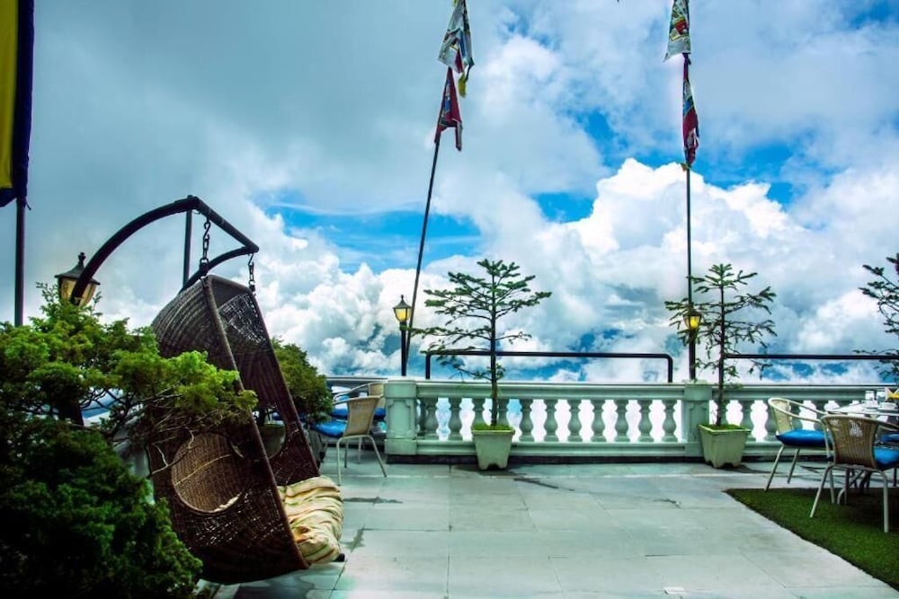 Udaan Dekeling Resort 48/54