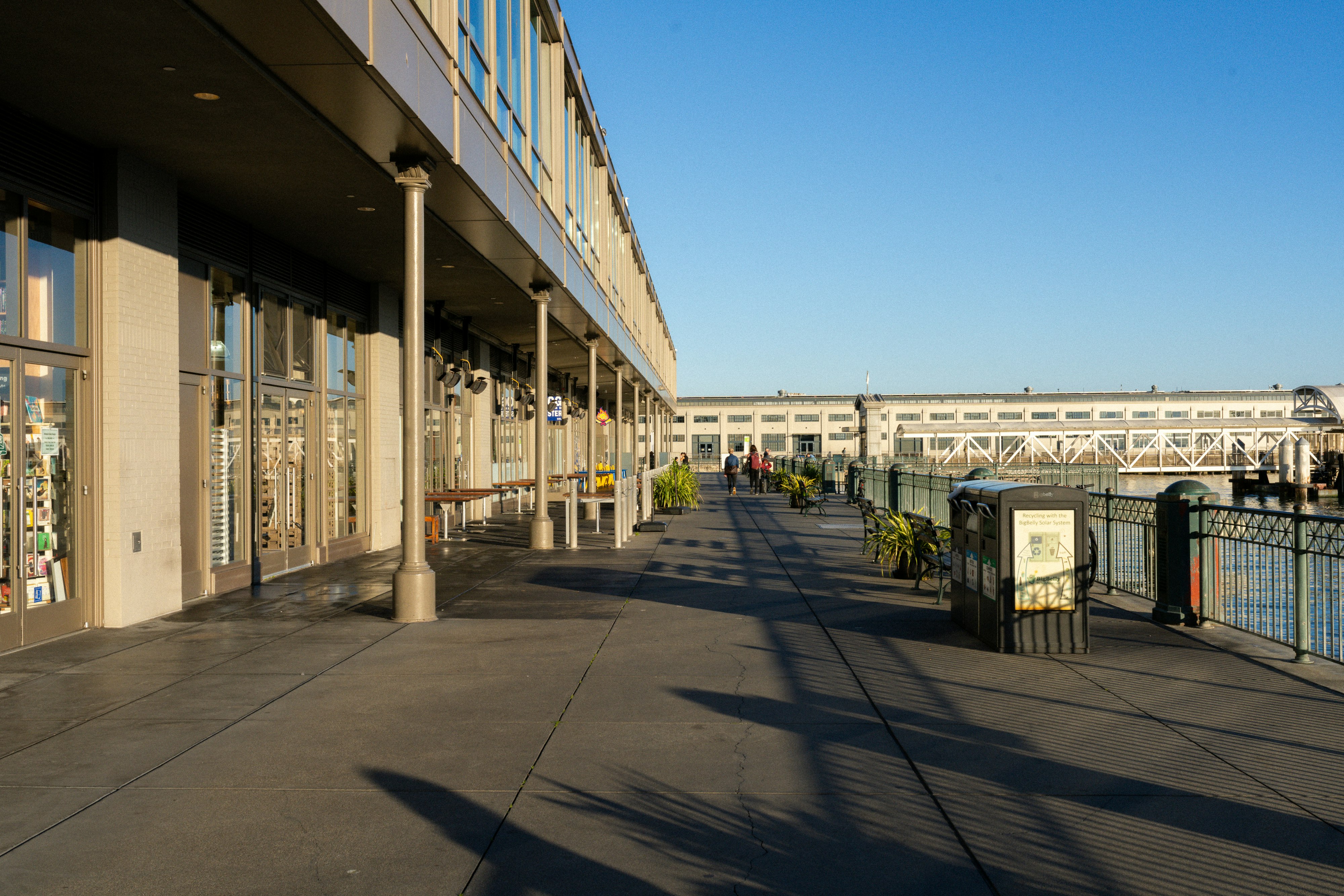 Marin Suites Hotel 70/81