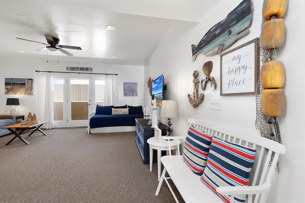 Beach House Inn & Suites 16/50