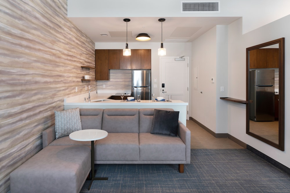 Residence Inn by Marriott Marina del Rey 7/51