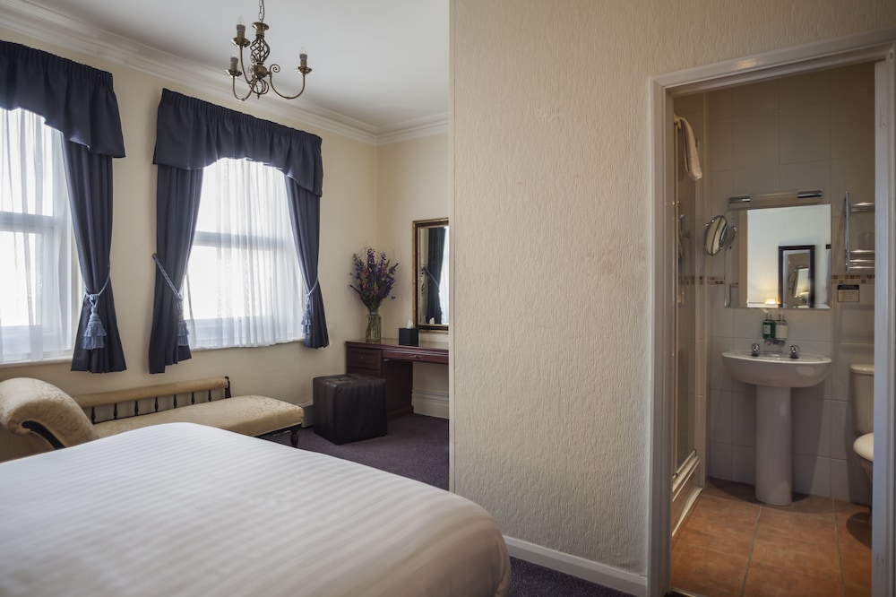 OYO Devonshire Park Hotel 19/33